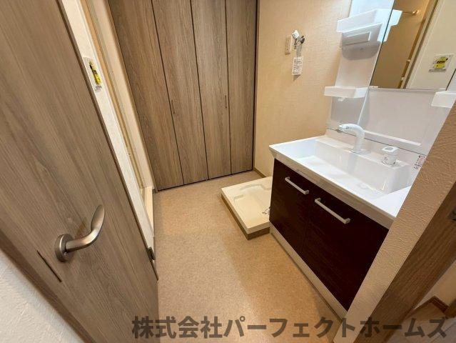 香里ヶ丘ガーデンハイツⅠの洗面所|広い洗面スペース