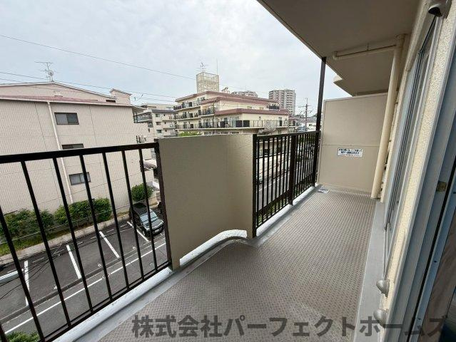 香里ヶ丘ガーデンハイツⅠのバルコニー|落ち着いた時間を過ごせるバルコニーです