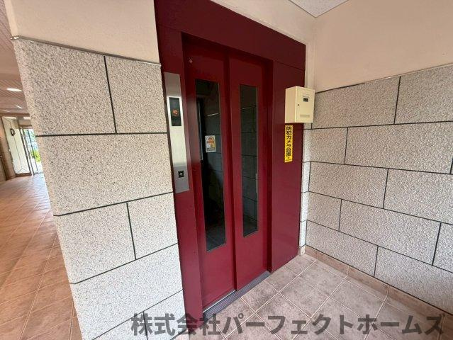 香里ヶ丘ガーデンハイツⅠのその他共用部分|カースペースがあります