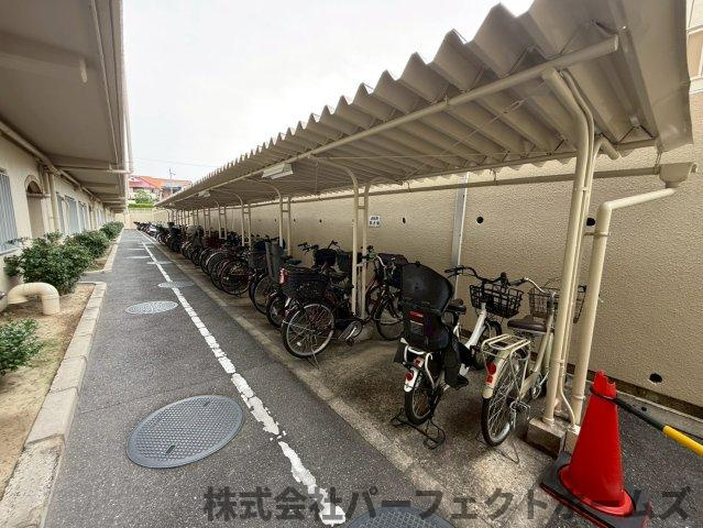 香里ヶ丘ガーデンハイツⅠの駐輪場