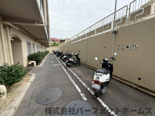 香里ヶ丘ガーデンハイツⅠの設備|バイク置場