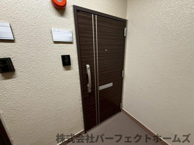香里ヶ丘ガーデンハイツⅠの玄関|きれいな玄関です