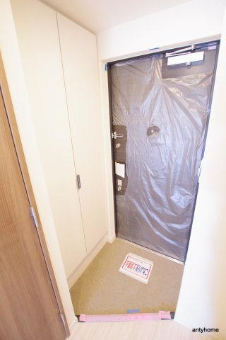 プレサンス新大阪イオリア　仲介手数料無料の玄関