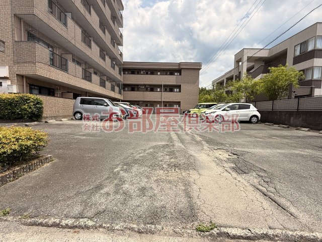 パークサイド小島の駐車場|駐車場があります