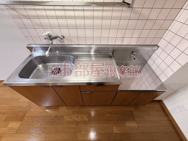 パークサイド小島のキッチン|コンパクトなキッチンで掃除もラクラク※現況優先です