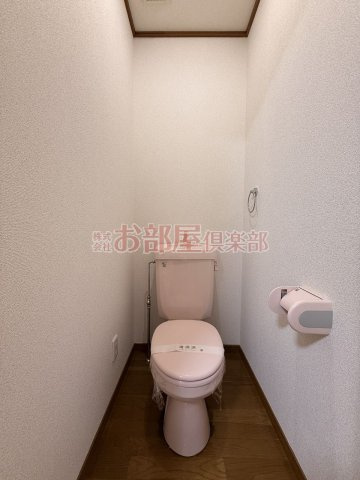 パークサイド小島のトイレ|落ち着いた色調のトイレです※現況優先

