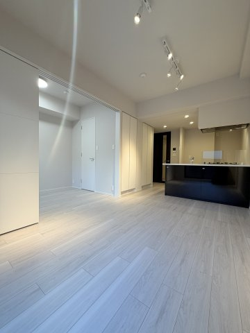 La Perla JiyugaokaⅡの居間・リビング