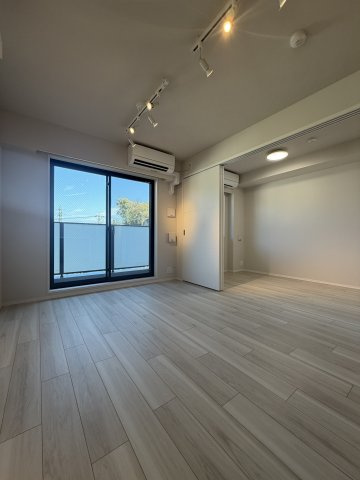 La Perla JiyugaokaⅡの居間・リビング