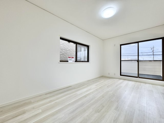 中央区神田町の玄関|南向きの玄関です。リフォーム工事中。