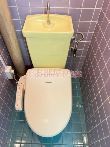 センチュリー櫛原のトイレ|落ち着いた色調のトイレです
