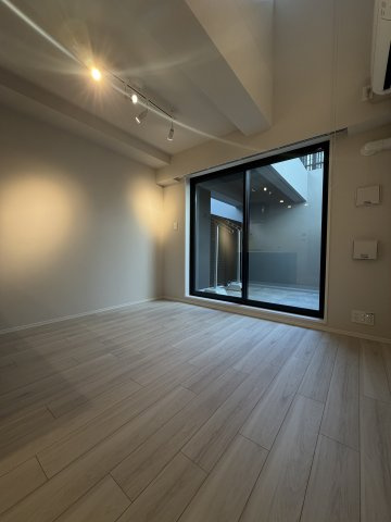 La Perla JiyugaokaⅡの居間・リビング