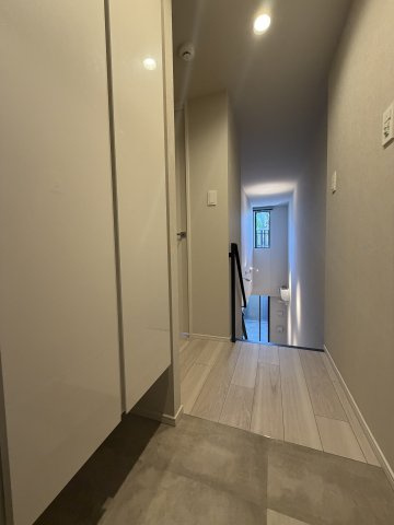 La Perla JiyugaokaⅡの玄関