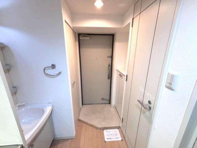 スワンズ神戸三宮イーストの玄関