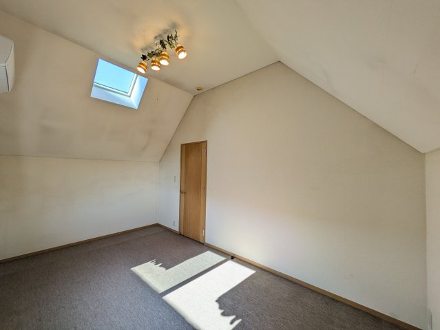 龍舞町戸建（兼事務所）の洋室