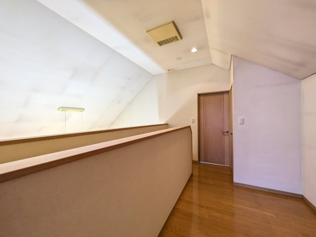 龍舞町戸建（兼事務所）の内装