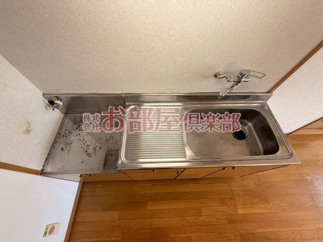 トロイメライⅠのキッチン|コンパクトなキッチンで掃除もラクラク