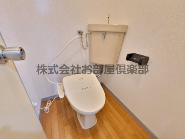 プレジデント御井のトイレ|落ち着いた色調のトイレです