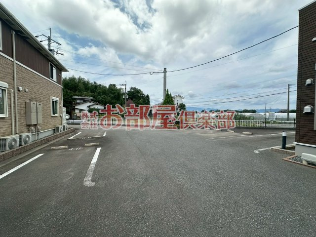 アヴニール　ベルⅢの駐車場|車をお持ちの方に嬉しい駐車場付きの物件です