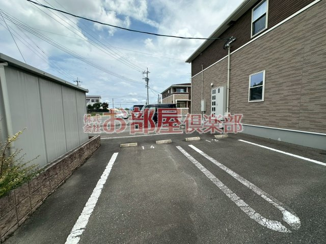 アヴニール　ベルⅢの駐車場|カースペースがあります