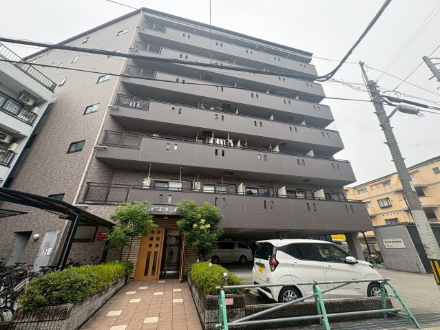 リュミエールイーストの外観