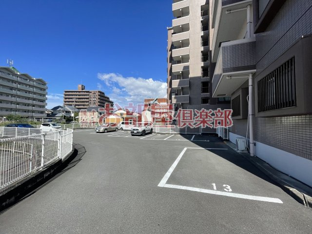 シャルムⅠの駐車場|駐車スペースもあります