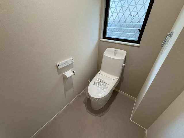 垂水区塩屋北町３丁目　中古戸建のトイレ|ゆったりとした空間のトイレです