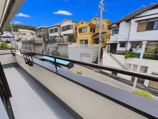 垂水区塩屋北町３丁目　中古戸建のバルコニー|バルコニー付きです