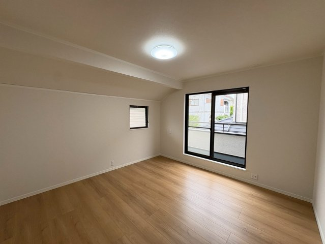 垂水区塩屋北町３丁目　中古戸建の洋室|ゆったりした洋室です