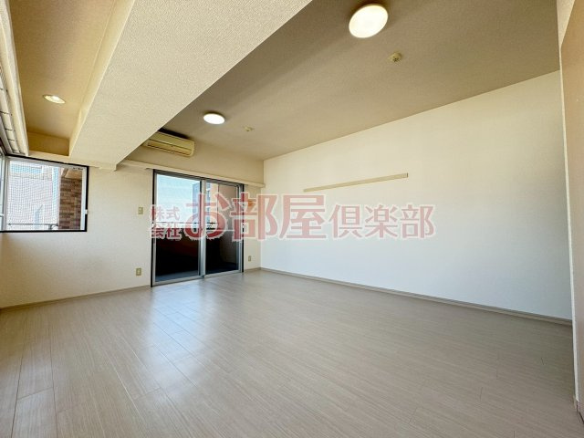 リード中央町の洋室|広々とした洋室です