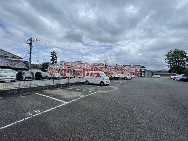北野ガーデンコートの駐車場|駐車スペースもあります