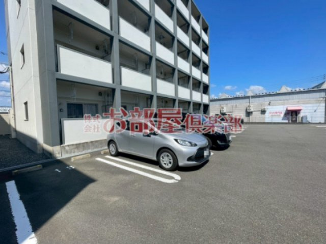 ルミリクスの駐車場|駐車場完備です