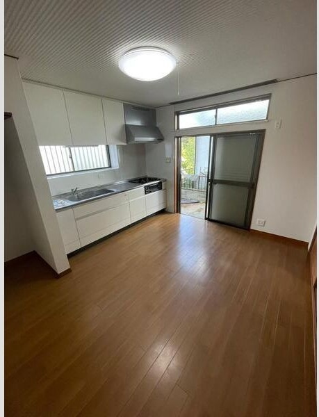 千葉県柏市大室戸建のキッチン|キッチンでお料理をお楽しみください