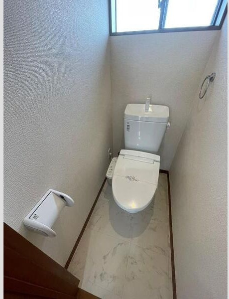 千葉県柏市大室戸建のトイレ|清潔感のあるトイレです
