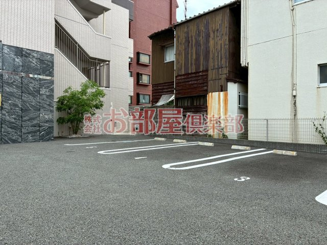 Tiara本町の駐車場|駐車スペースもあります