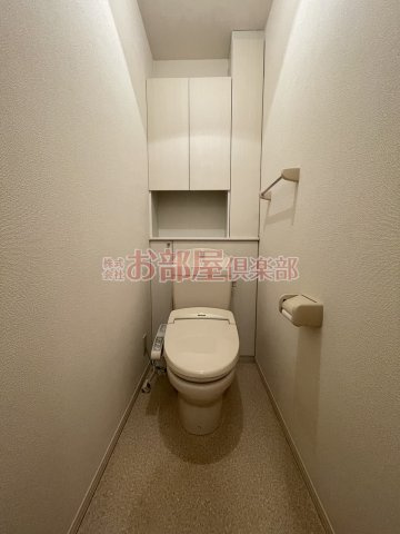 ロイヤル・レセンテBのトイレ|落ち着いた色調のトイレです