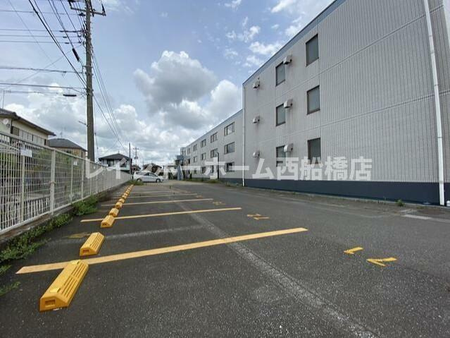 CLUB ORIENT BLD No141 YACHIYODAI の駐車場