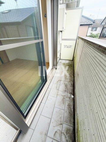 横浜市神奈川区三ツ沢西町のアパートのバルコニー