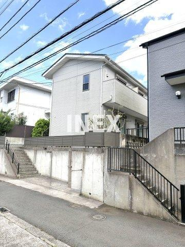 横浜市神奈川区三ツ沢西町のアパートの外観
