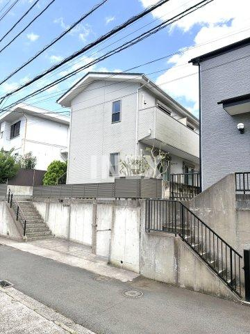 横浜市神奈川区三ツ沢西町のアパートの外観