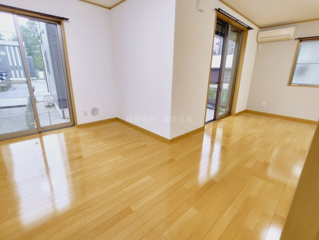【居間・リビング】の画像
