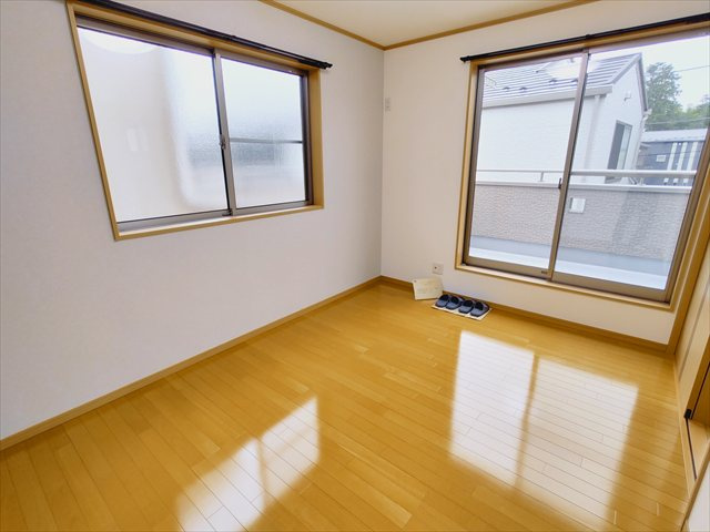 【子供部屋】 | 坂戸市鎌倉町 | 洋室6.0帖南東側、お子さんのためのお部屋にいかがでしょうか
