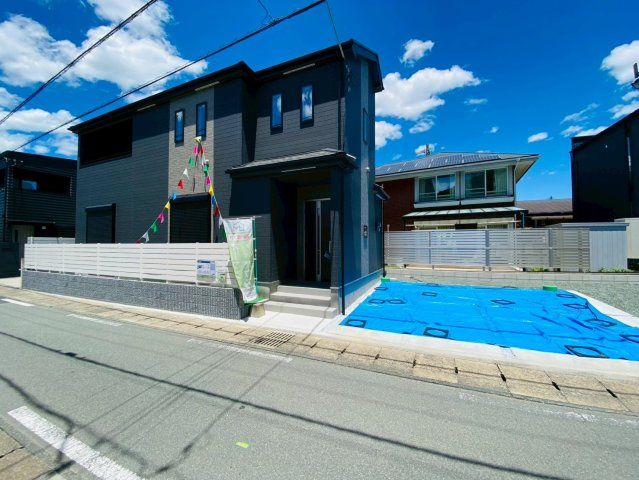 ハートフルタウン／北区兎谷1丁目598番／A号棟の前面道路含む現地写真