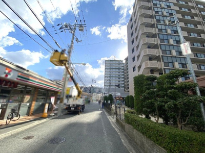 【その他】 | 藤和ハイタウン津久野駅前 | ＬＤＫ約１５帖♪大きな窓のあるリビングは、陽光あふれる明るい空間です！居心地良く、ご家族皆がゆったり寛げる憩いの空間となりそうです♪