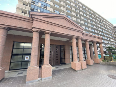  | 藤和ハイタウン津久野駅前 | 【システムキッチン新調】対面式を採用したキッチンですので、リビングで寛ぐご家族をいつも感じられます！会話を楽しみながら家事ができますね♪