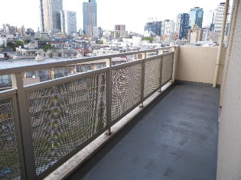 【バルコニー】 | ベルジュ弥生町 | 西向きのバルコニー。