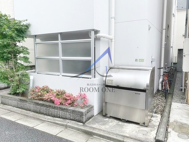 Ｉ－ＦＬＡＴ明大前のその他共用部分|敷地内ゴミ捨て場です。