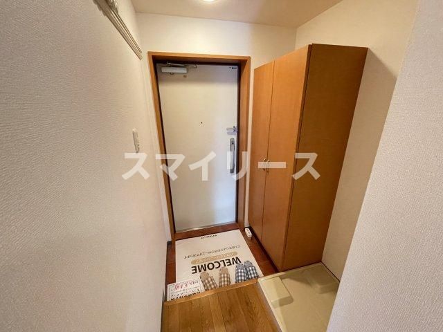 メゾンプログレスの玄関