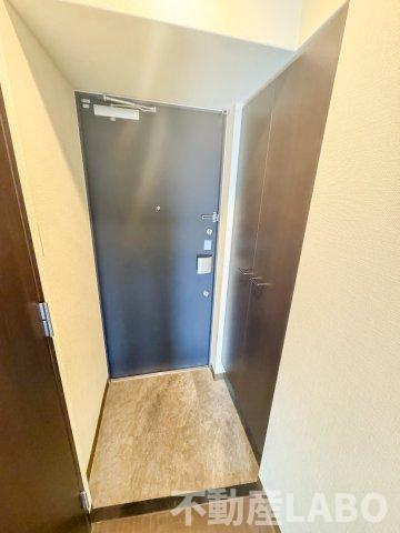 アール大阪リュクスの玄関