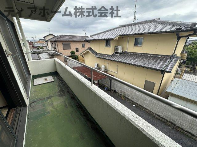 葛城市尺土の賃貸マンションのバルコニー|暖かな日差しのふりそそぐバルコニー