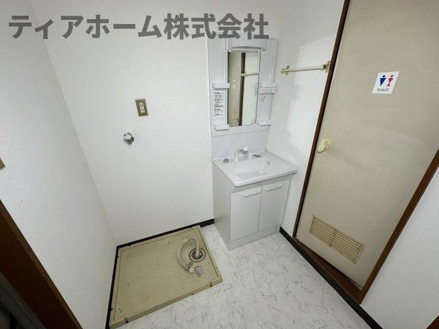 葛城市尺土の賃貸マンションの洗面所|脱衣スペースもあります